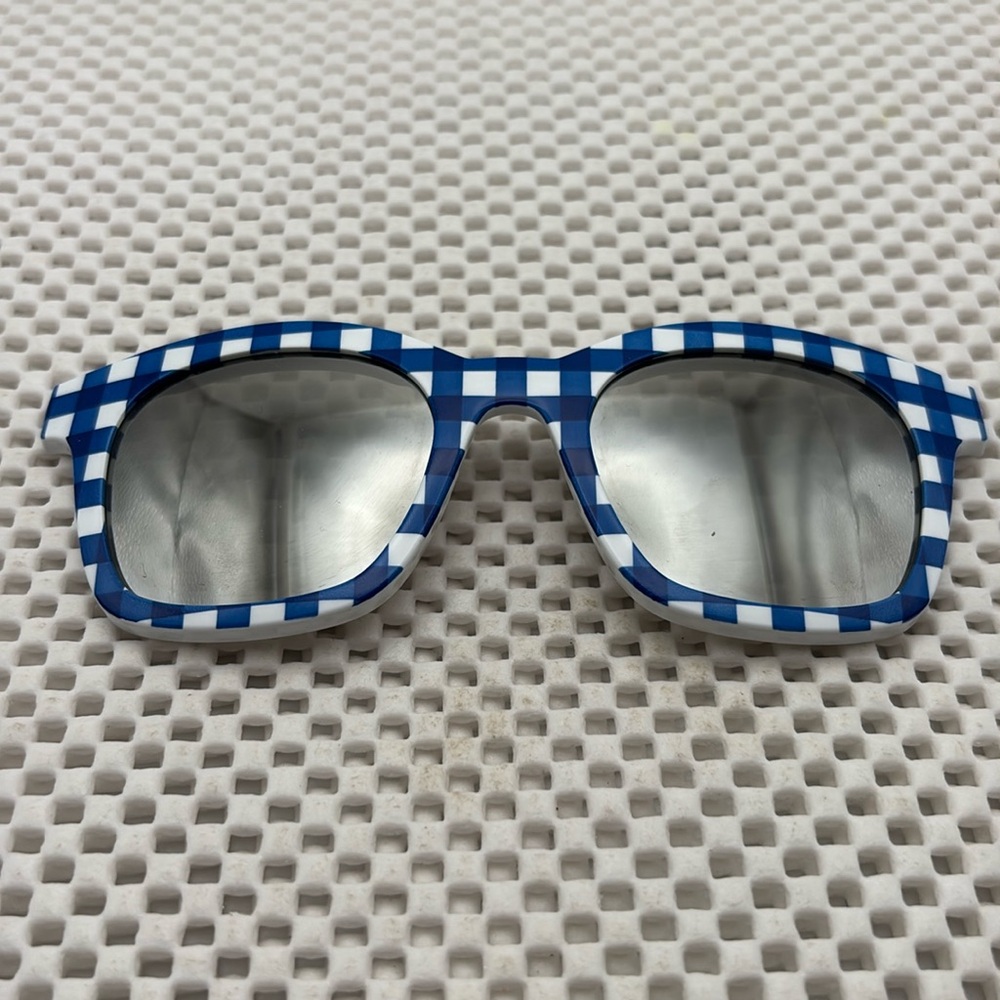 Swatch Sunglasses Clip - CLIP-ON THE EYES OF ROGER